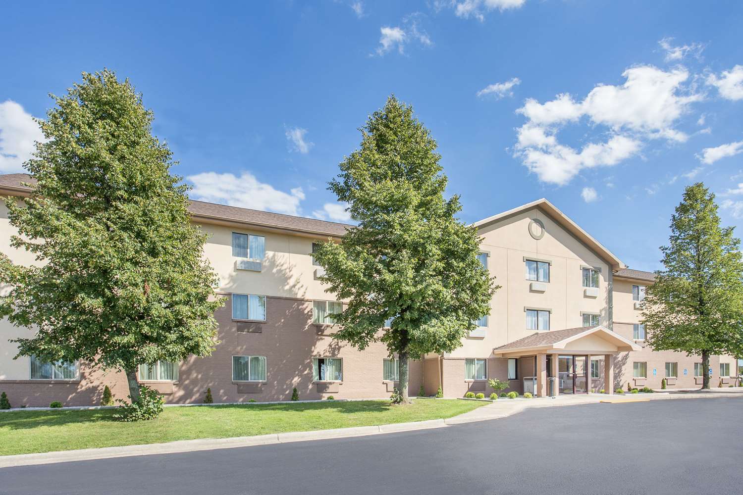 Hotel BAYMONT INN & SUITES HOLLAND
