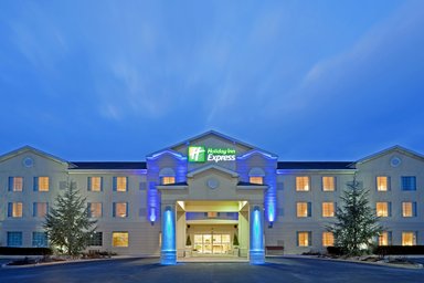 Hotel HOLIDAY INN EXPRESS & SUITES READING AIRPORT