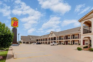 Hotel SUPER 8 BY WYNDHAM, CITY OF MOORE