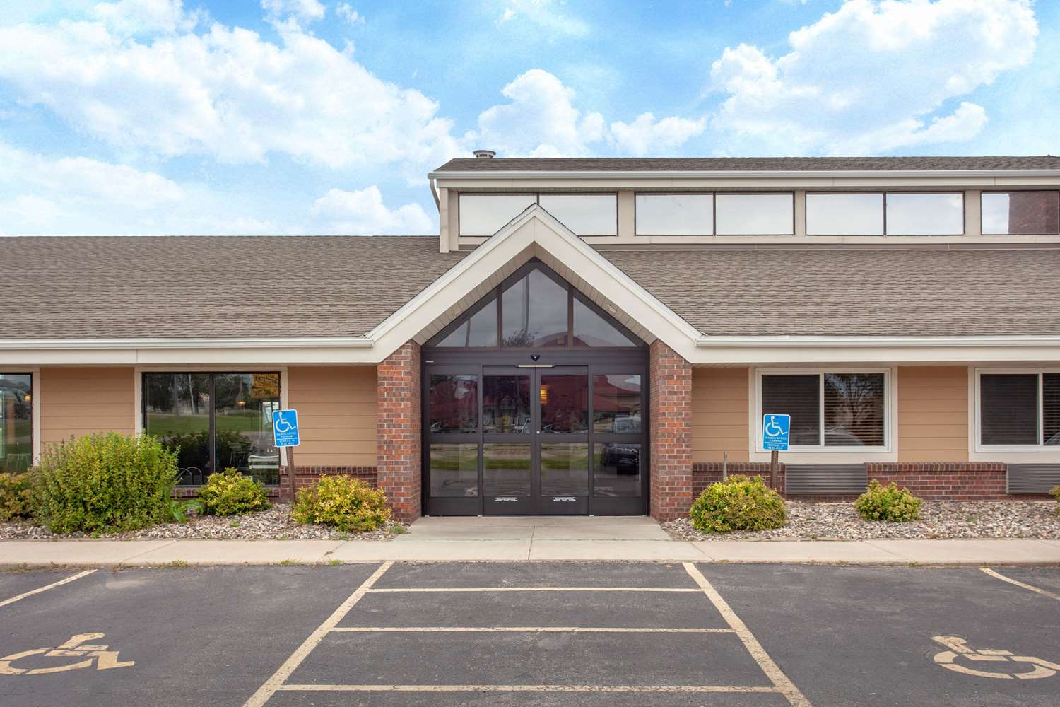 Hotel AMERICINN WILLMAR