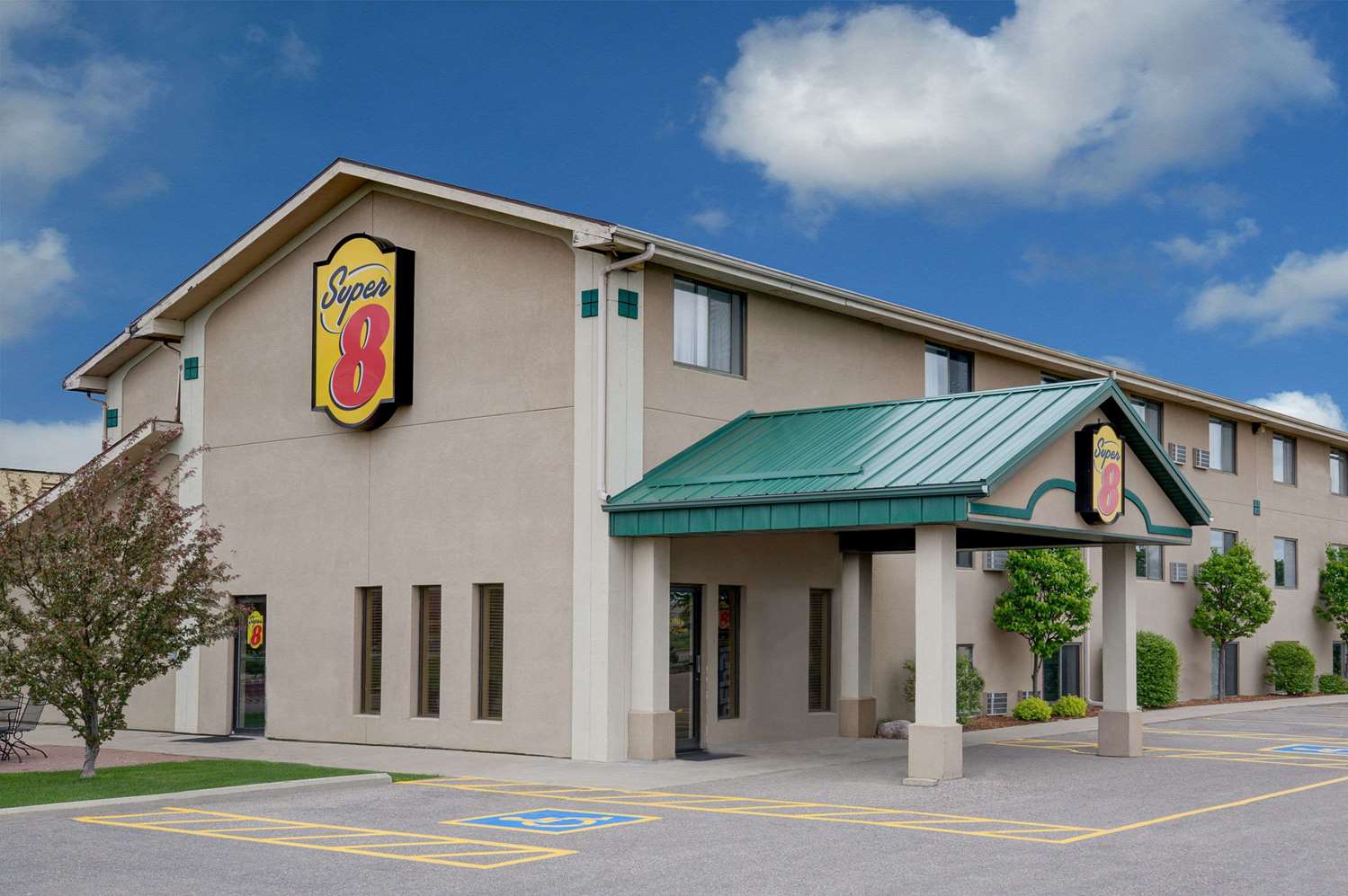 Hotel SUPER 8 BY WYNDHAM WILLMAR