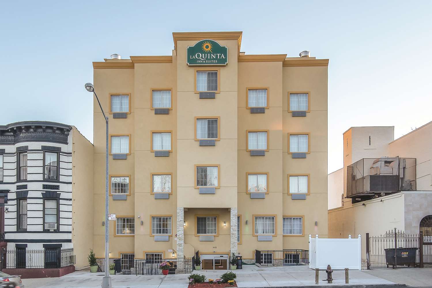 Hotel LA QUINTA INN & SUITES BROOKLYN EAST