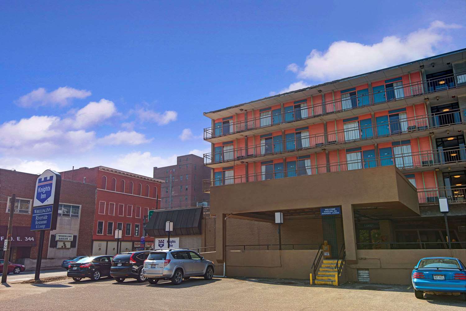 Hotel KNIGHTS INN WHEELING