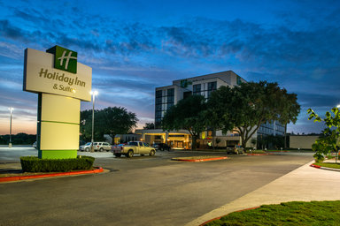 Hotel HOLIDAY INN & SUITES BEAUMONT-PLAZA (I-10 & WALDEN)