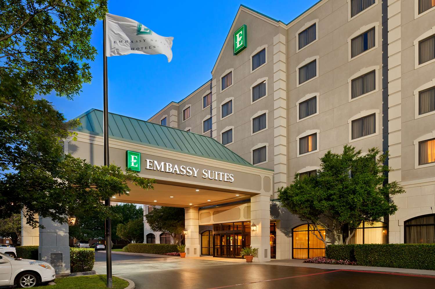 Hotel EMBASSY SUITES BY HILTON DALLAS NEAR THE GALLERIA