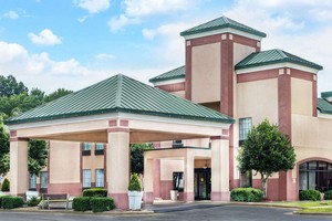 Hotel DAYS INN & SUITES SOUTH BOSTON