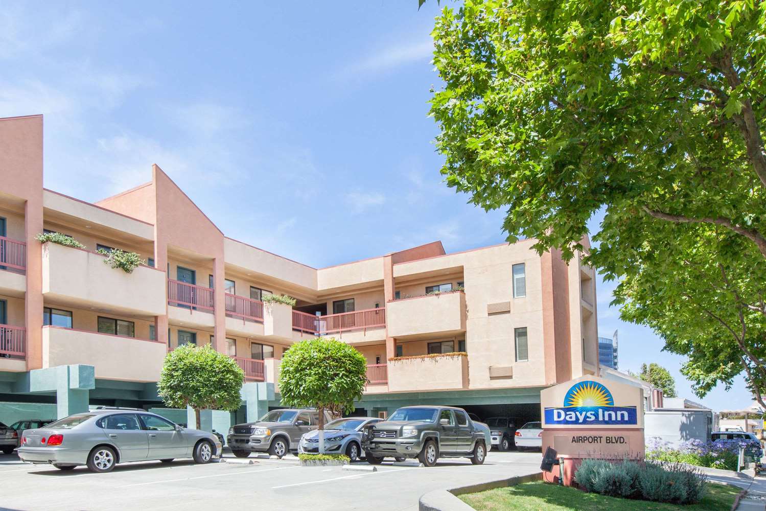 Hotel DAYS INN SAN FRANCISCO SOUTH/OYSTER POINT AIRPORT