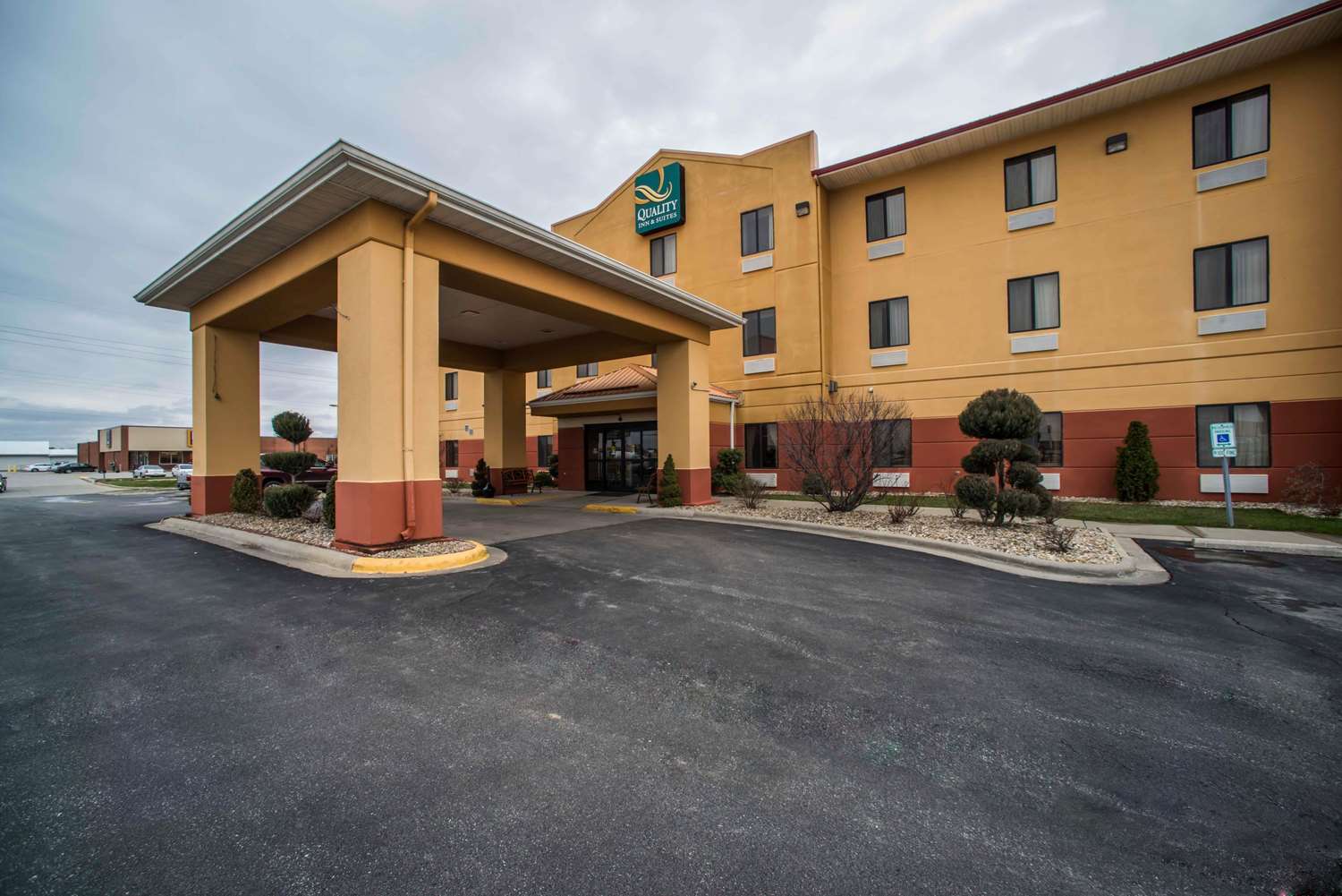 Hotel QUALITY INN LITCHFIELD