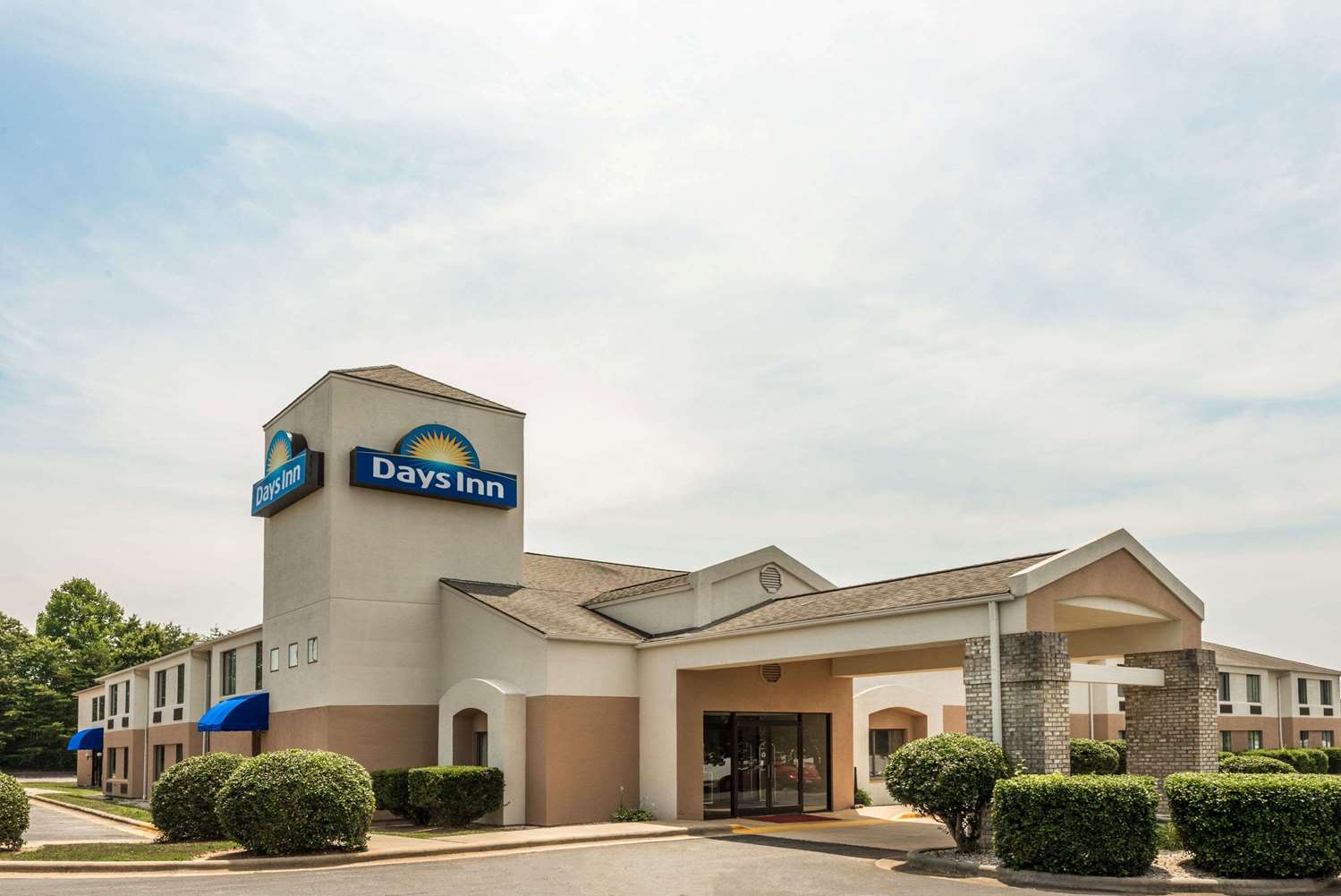 Hotel DAYS INN YADKINVILLE