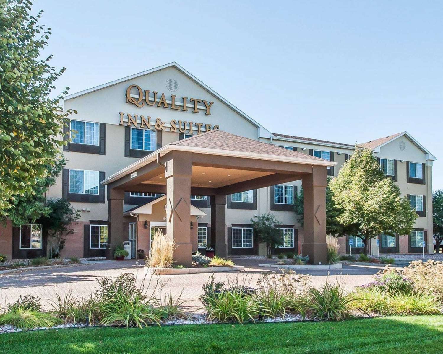 Hotel QUALITY INN & SUITES UNIVERSITY