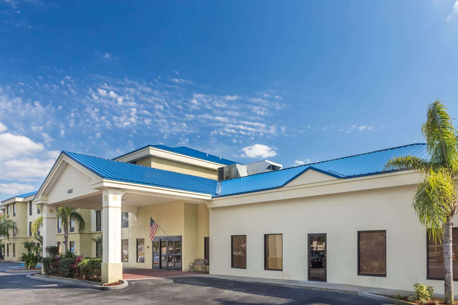 Hotel DAYS INN & SUITES BY WYNDHAM LAKELAND