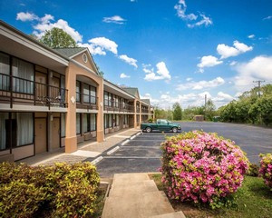 Hotel ECONO LODGE INN & SUITES PILOT MOUNTAIN