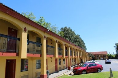 Hotel RED CARPET INN AIRPORT WEST GA
