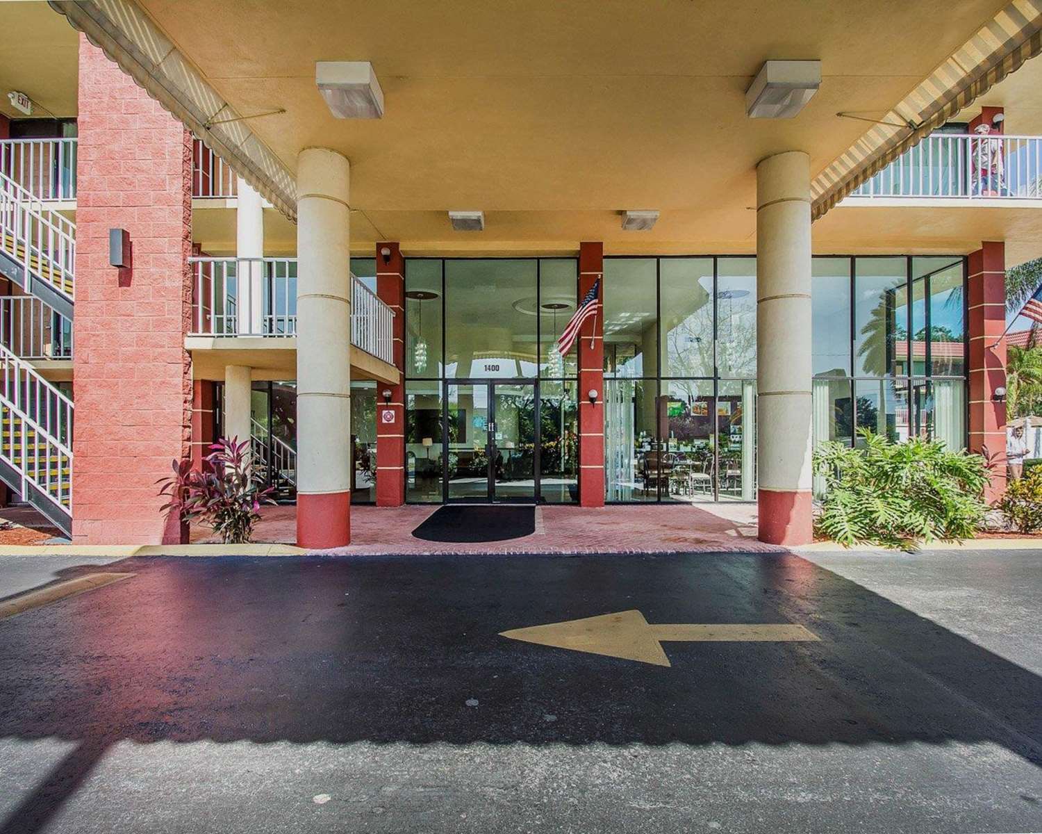 Hotel QUALITY INN & SUITES AT TROPICANA FIELD