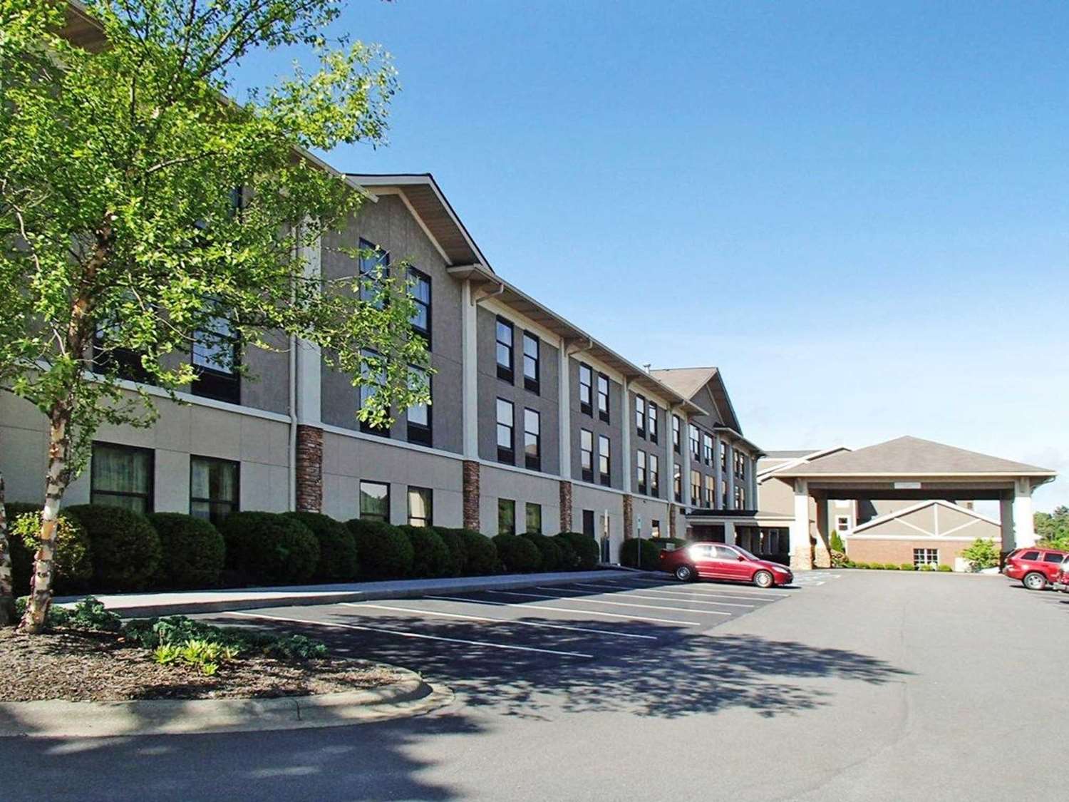 Hotel QUALITY INN & SUITES UNIVERSITY