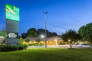 Hotel QUALITY INN MOUNT AIRY