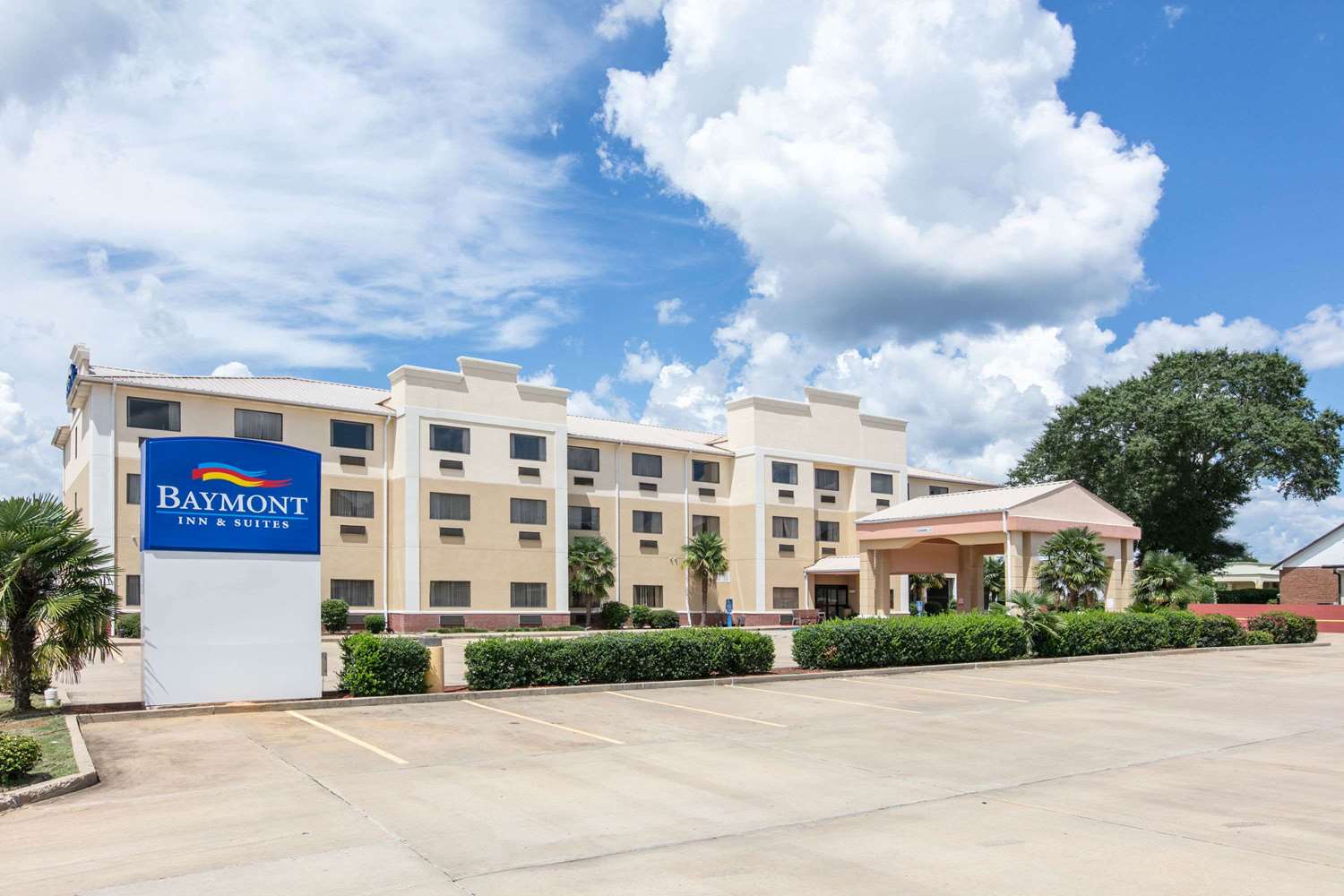 Hotel BAYMONT BY WYNDHAM MCCOMB