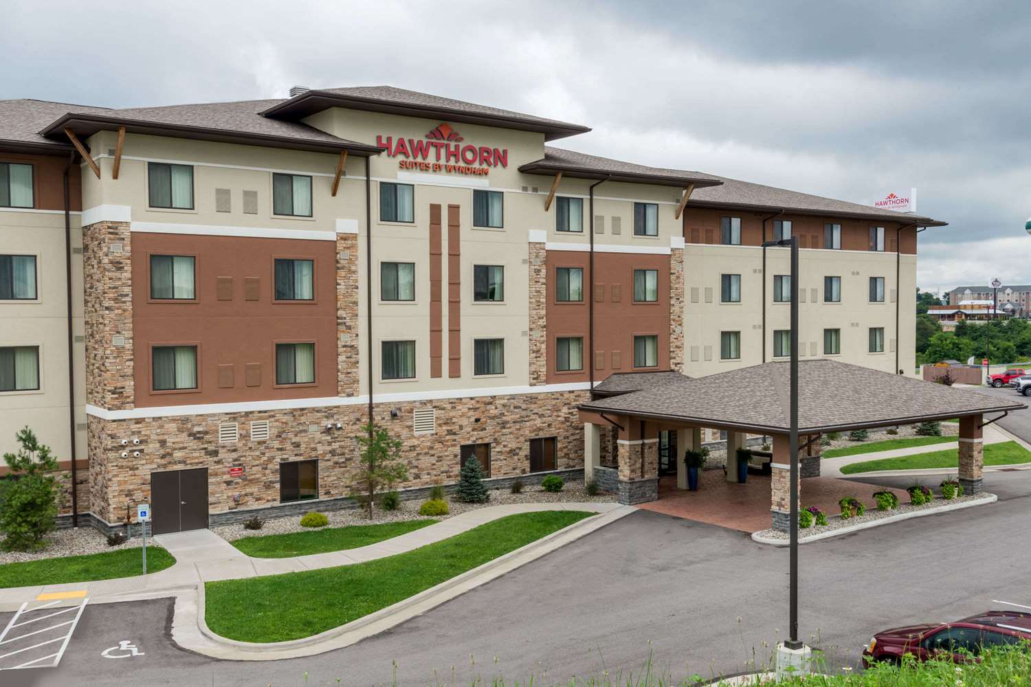 Hotel HAWTHORN SUITES BY WYNDHAM WHEELING TRIADELPHIA AT HIGHLANDS