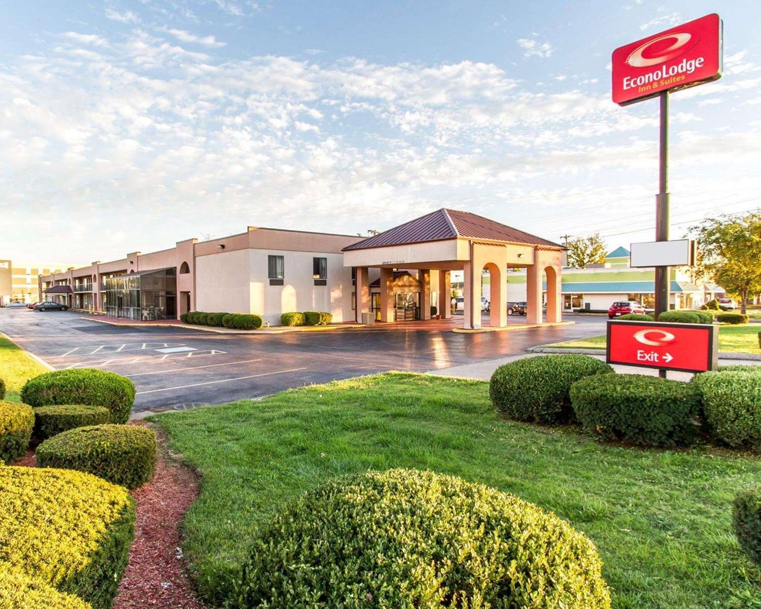 Hotel ECONO LODGE & SUITES