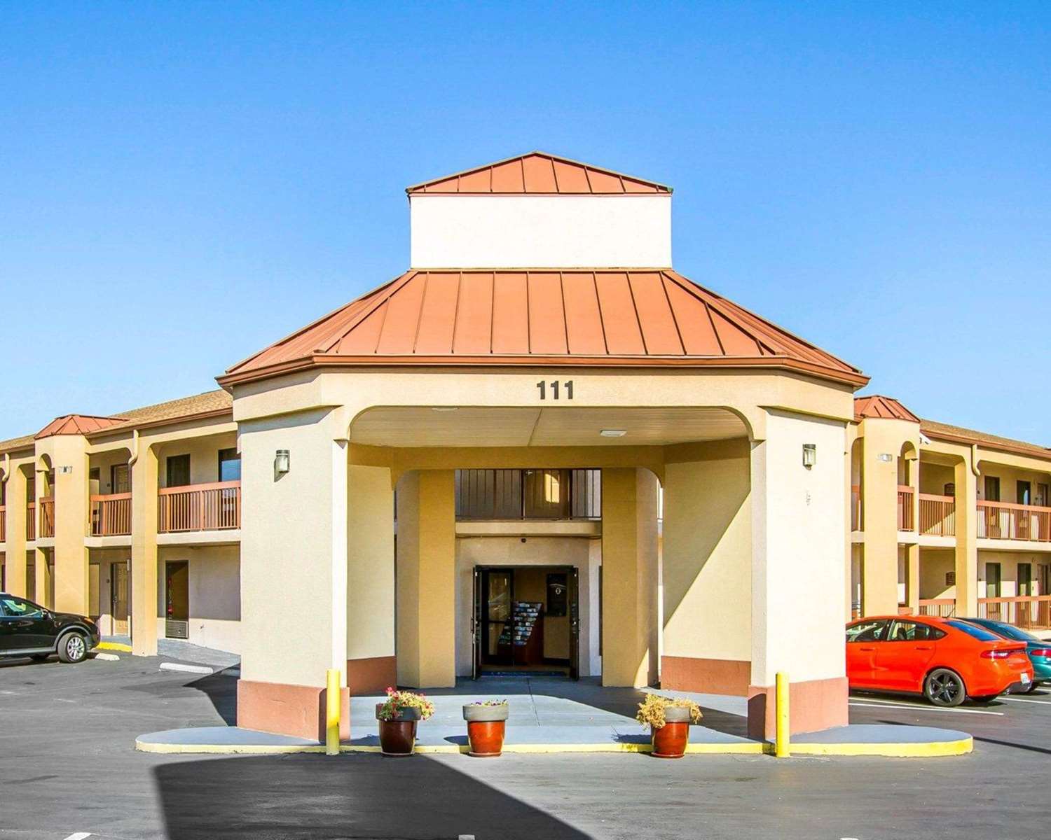 Hotel RODEWAY INN & SUITES CLARKSVILLE