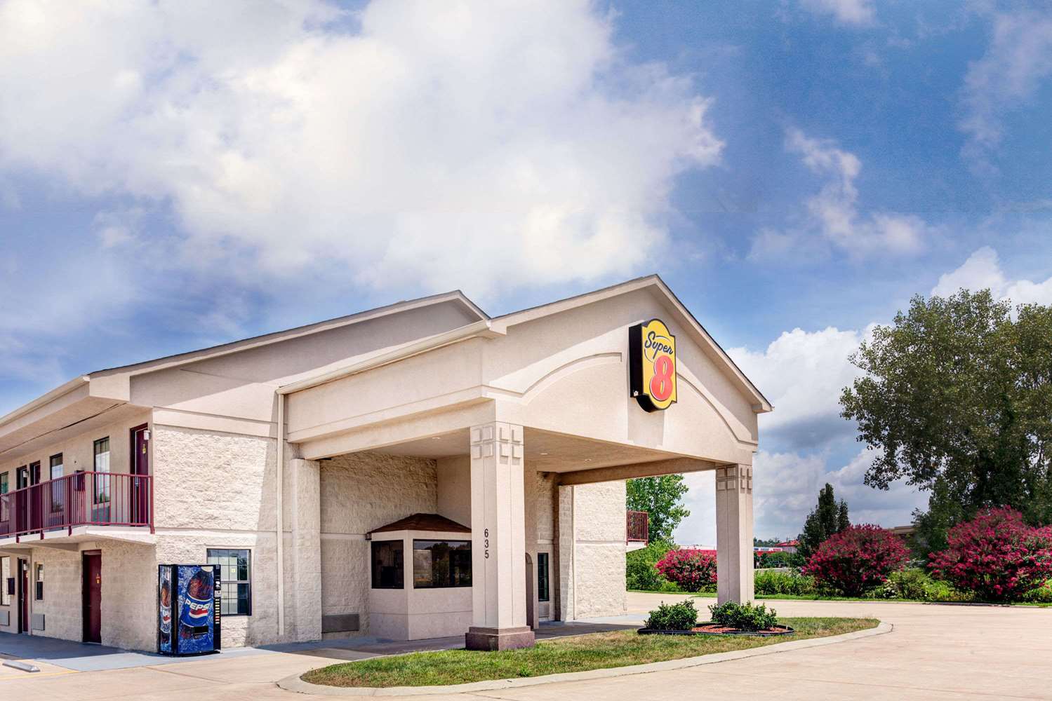 Hotel SUPER 8 CLARKSVILLE EAST