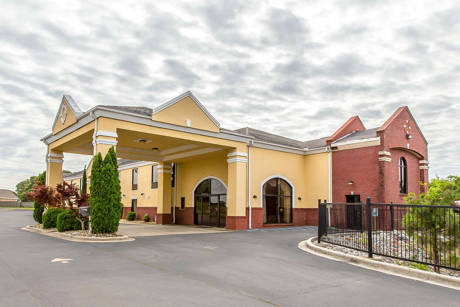 Hotel QUALITY INN HANCEVILLE