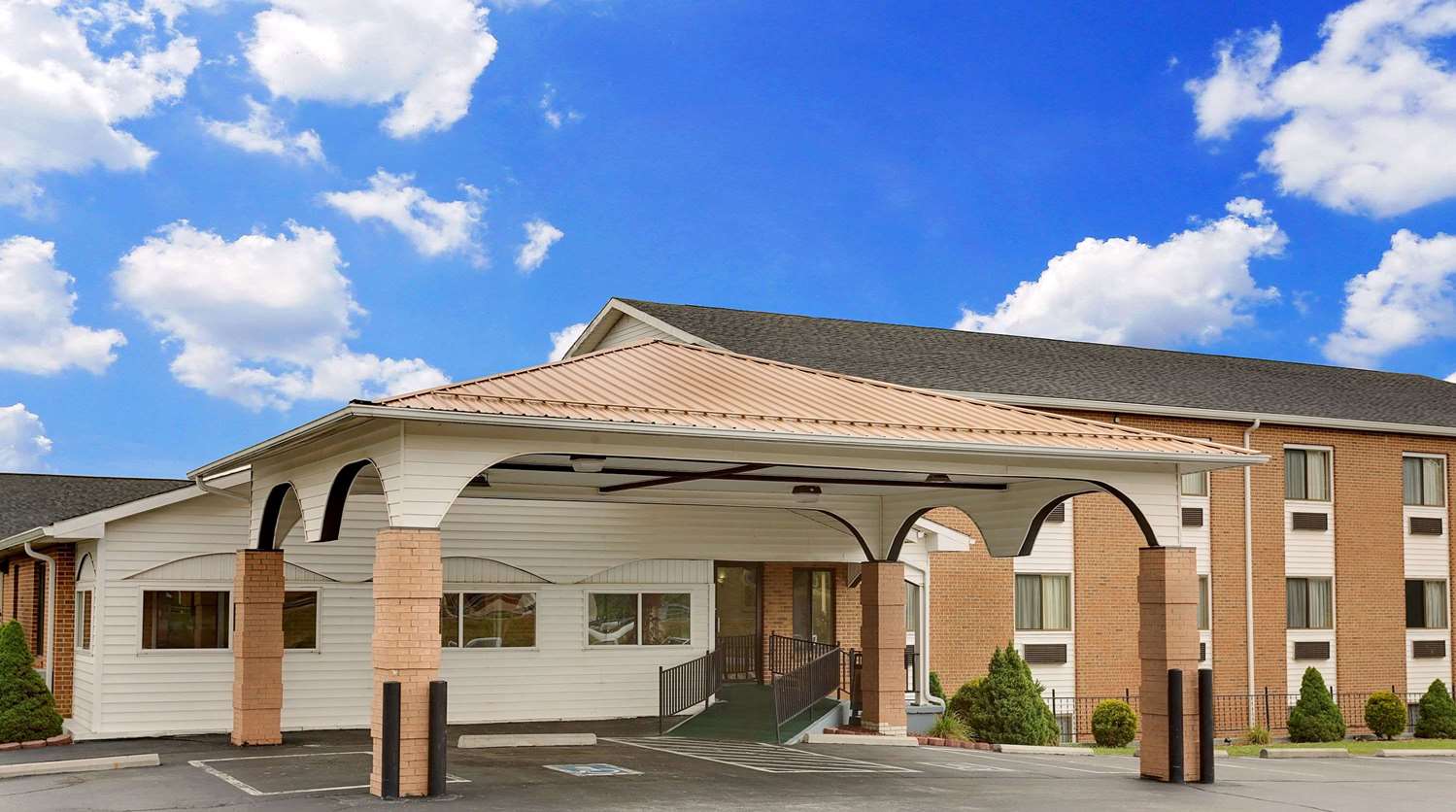 Hotel SUPER 8 HILLSVILLE