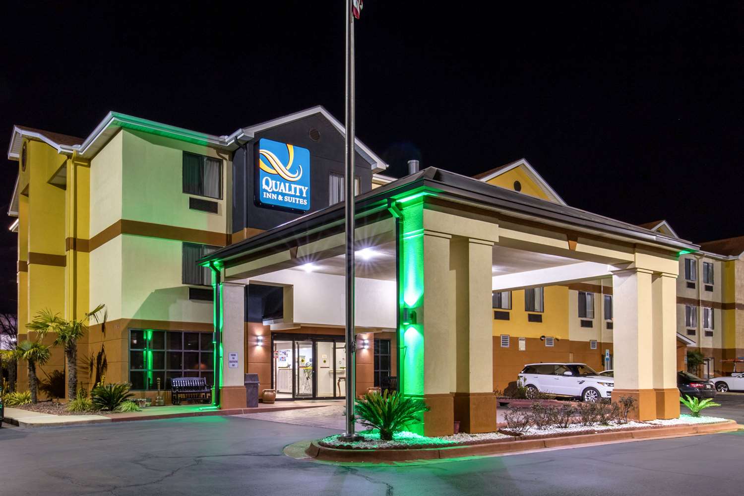 Hotel QUALITY INN & SUITES MONTGOMERY