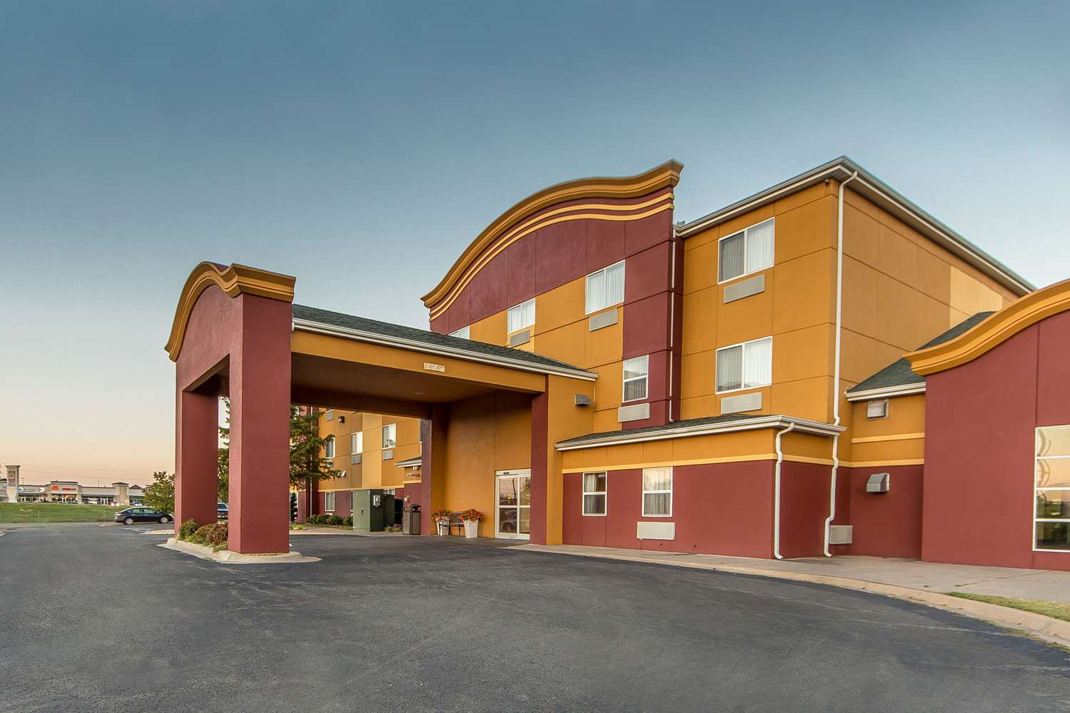 Hotel ECONO LODGE INN & SUITES TAHLEQUAH