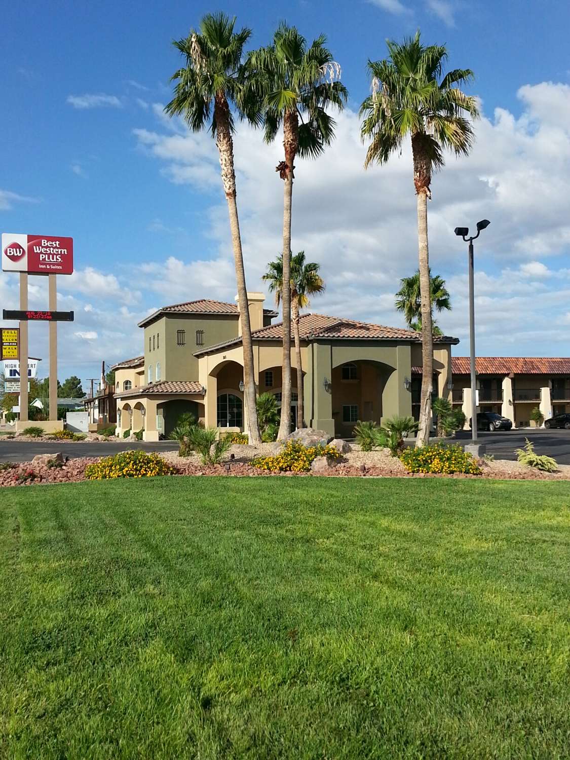 Hotel BEST WESTERN PLUS A WAYFARER'S INN AND SUITES