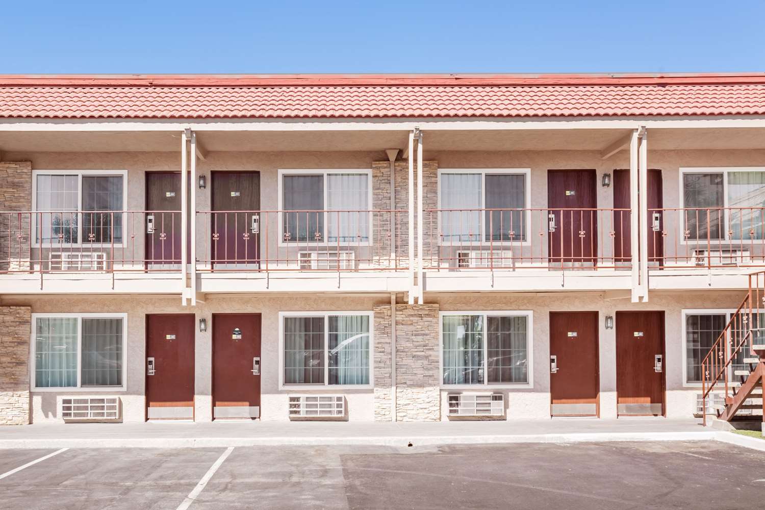 Hotel DAYS INN & SUITES ANAHEIM AT DISNEYLAND PARK