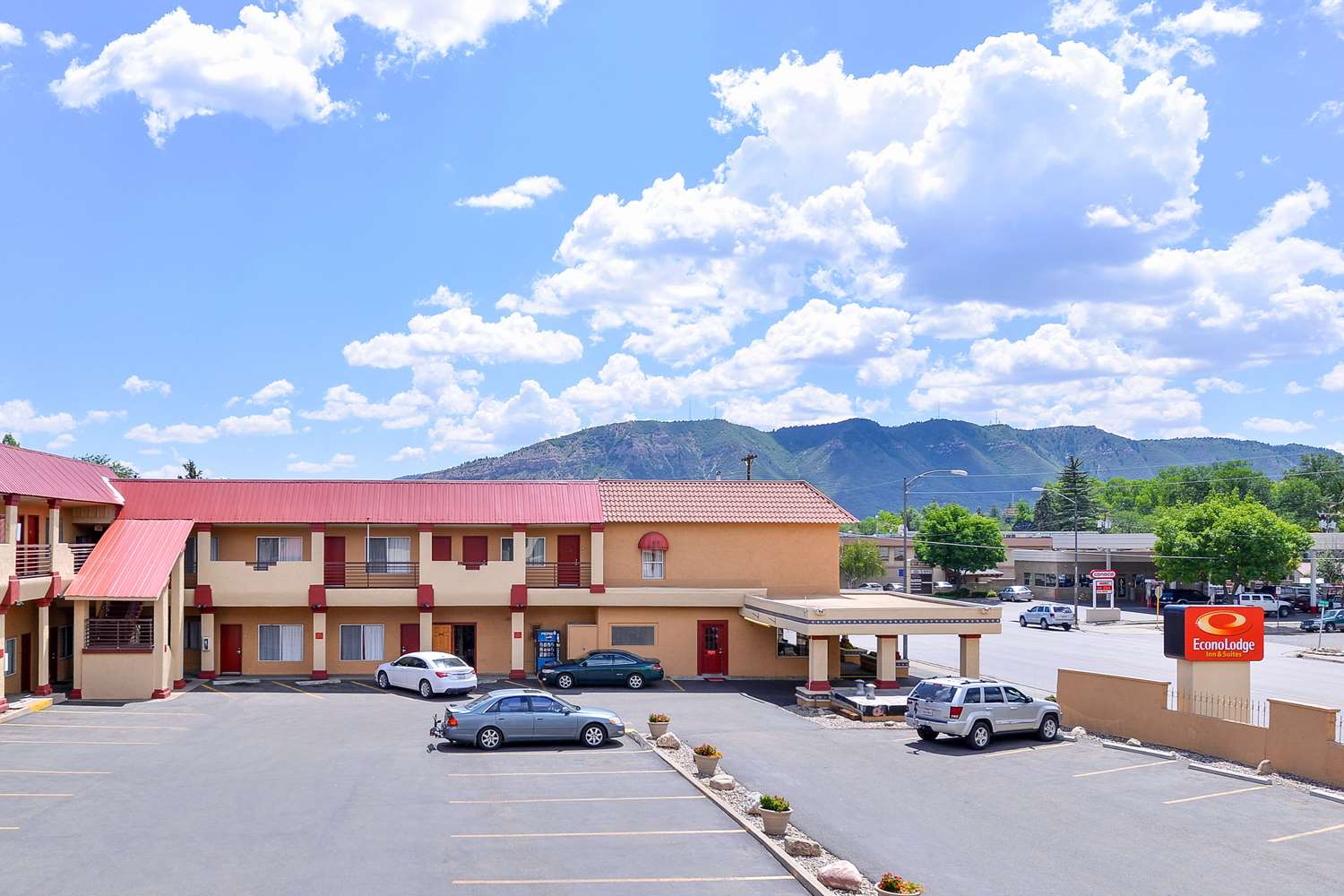 Hotel ECONO LODGE  INN & SUITES