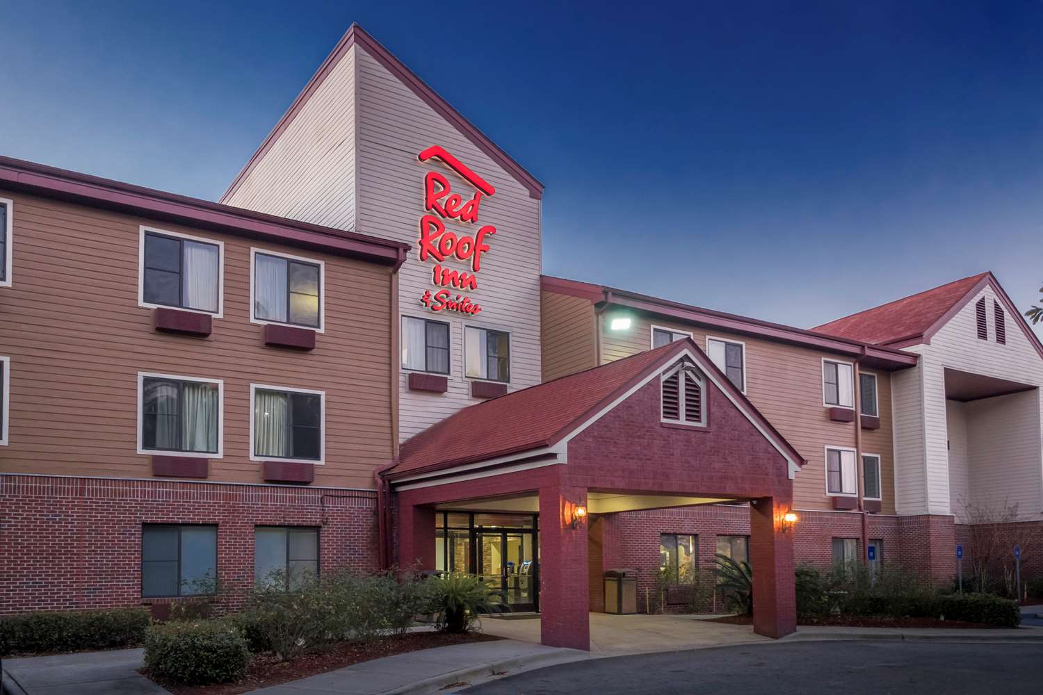 Hotel RED ROOF INN & SUITES SAVANNAH AIRPORT