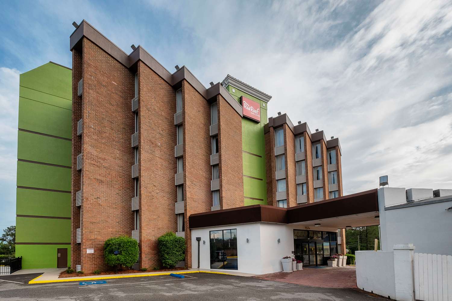 Hotel RED ROOF INN & SUITES MACON