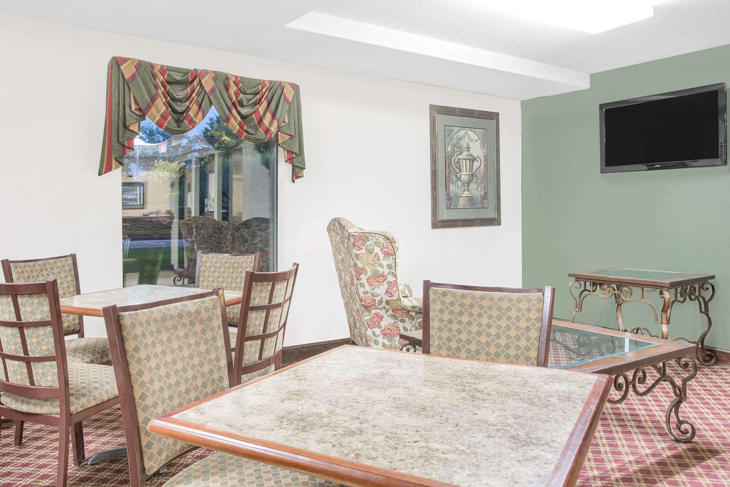 Hotel KNIGHTS INN GRAY