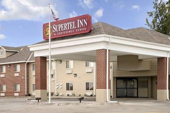 Hotel SUPERTEL INN AND CONFERENCE CENTER