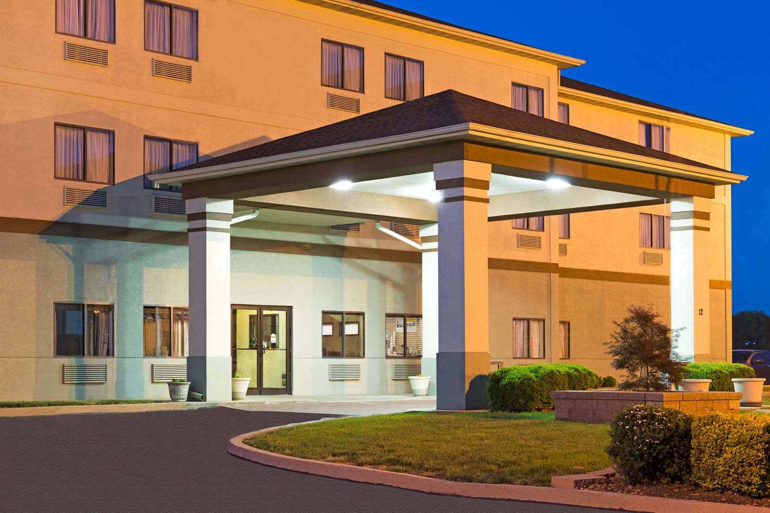Hotel DAYS INN BY WYNDHAM COLLINSVILLE
