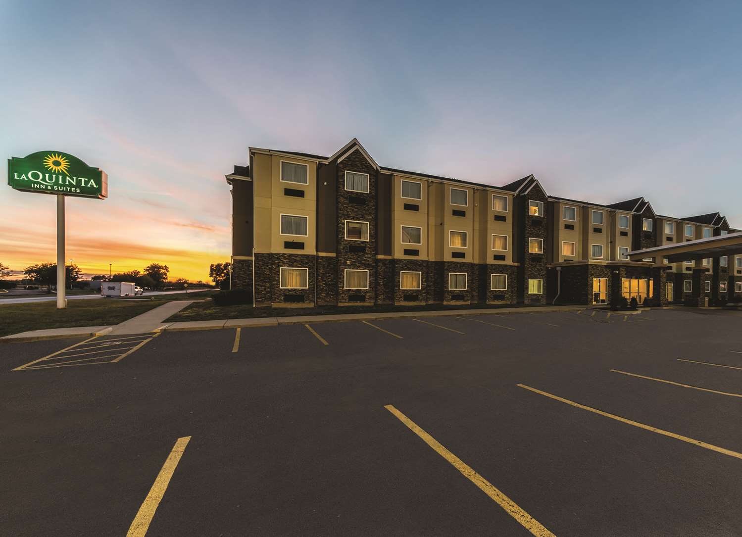 Hotel LA QUINTA INN & SUITES COLLINSVILLE - ST LOUIS