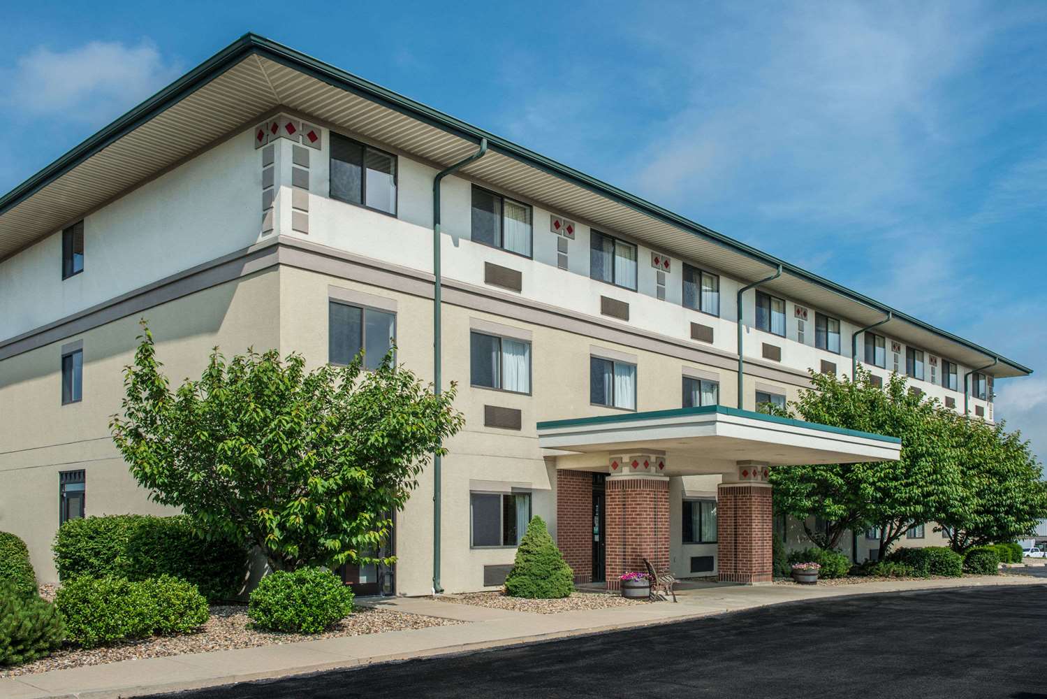 Hotel SUPER 8 WATERLOO