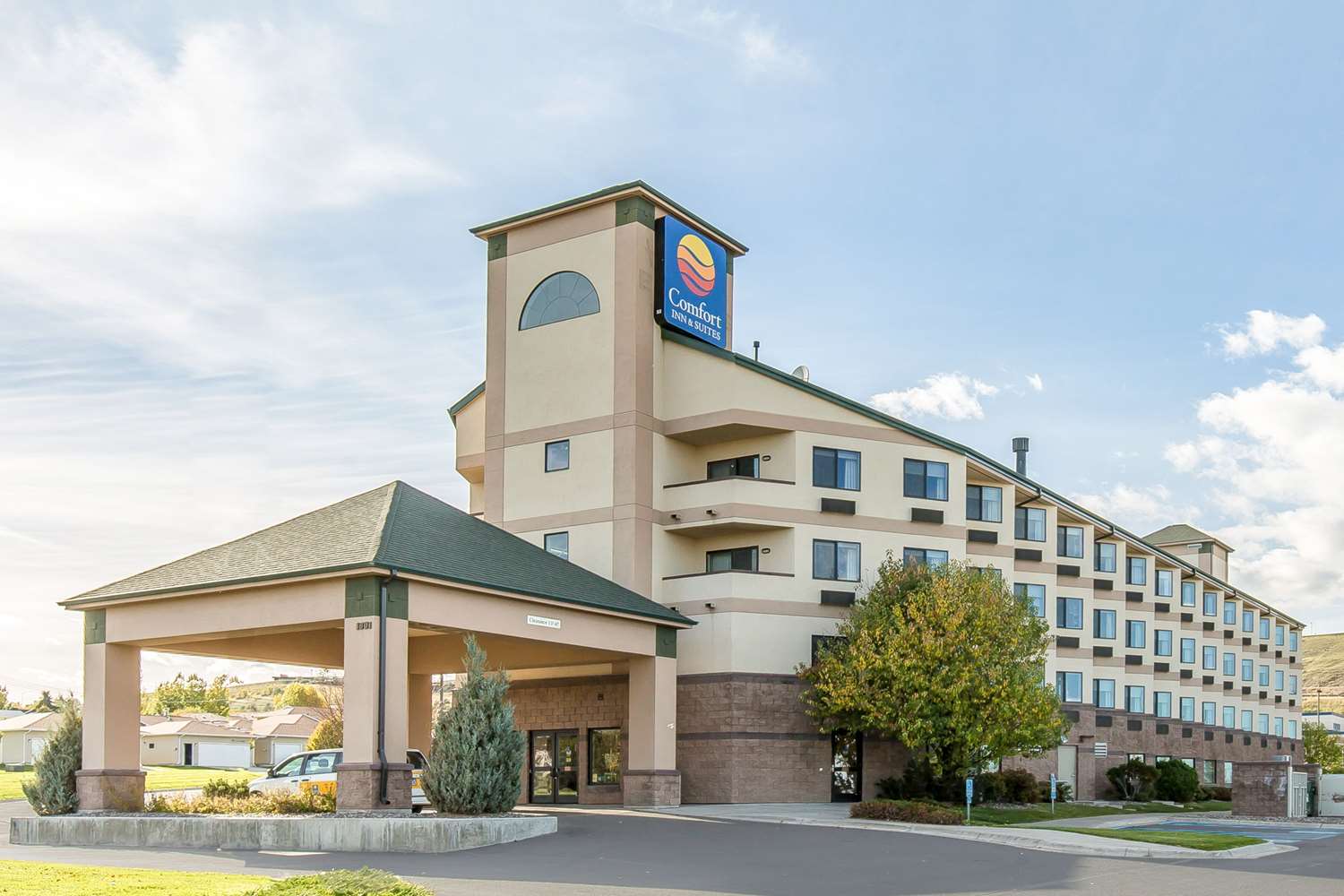 Hotel COMFORT INN & SUITES MARKET - AIRPORT