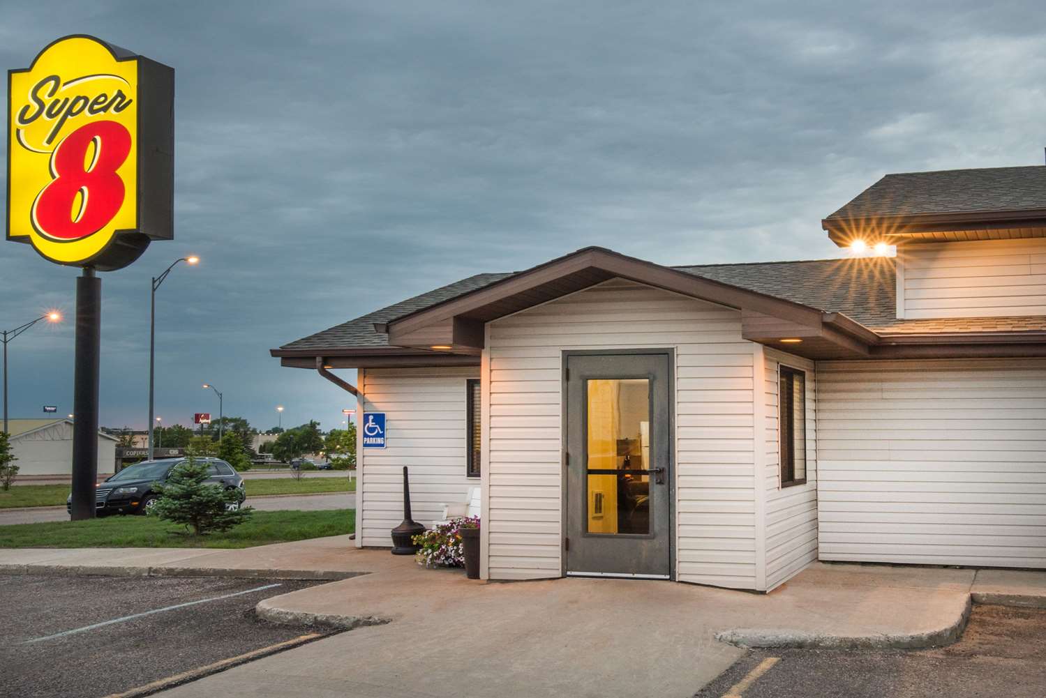 Hotel SUPER 8 JAMESTOWN