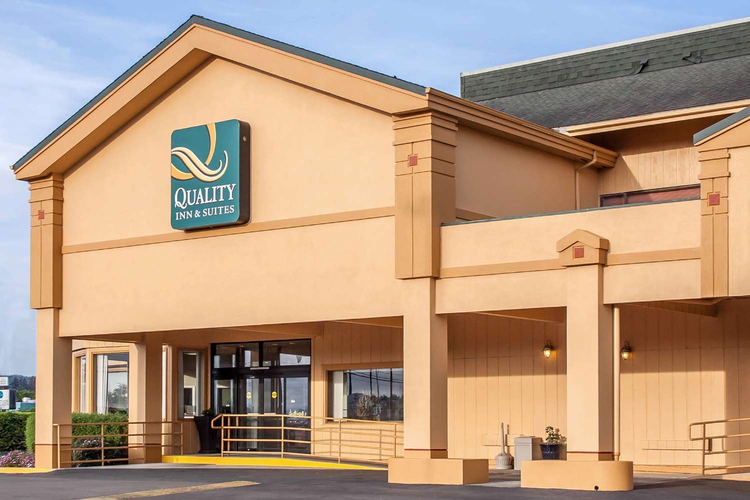 Hotel QUALITY INN & SUITES AT COOS BAY
