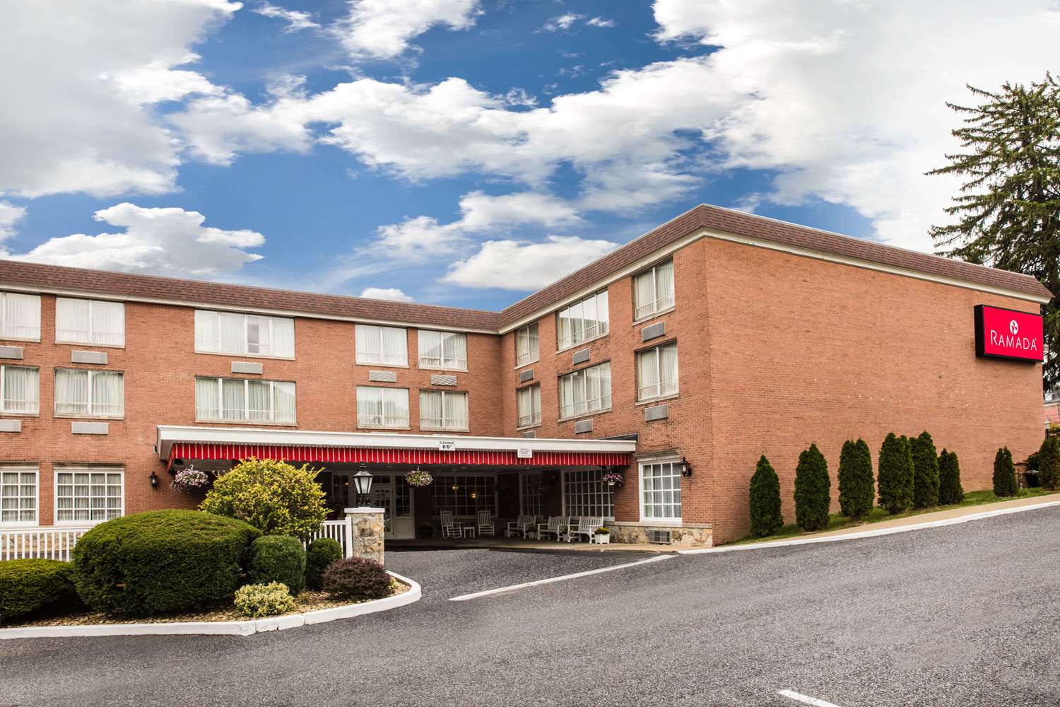 Hotel RAMADA LIGONIER