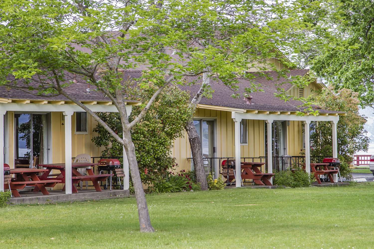 Hotel RODEWAY INN & SUITES LAKEPORT