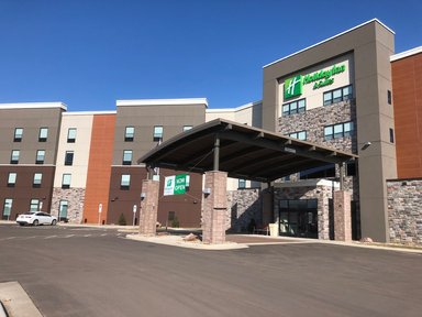 Hotel HOLIDAY INN & SUITES SIOUX FALLS - AIRPORT
