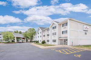 Hotel HAWTHORN SUITES BY WYNDHAM OSHKOSH