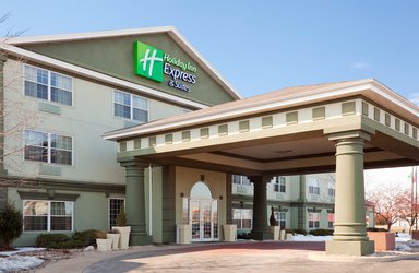 Hotel HOLIDAY INN EXPRESS & SUITES OSHKOSH-SR 41