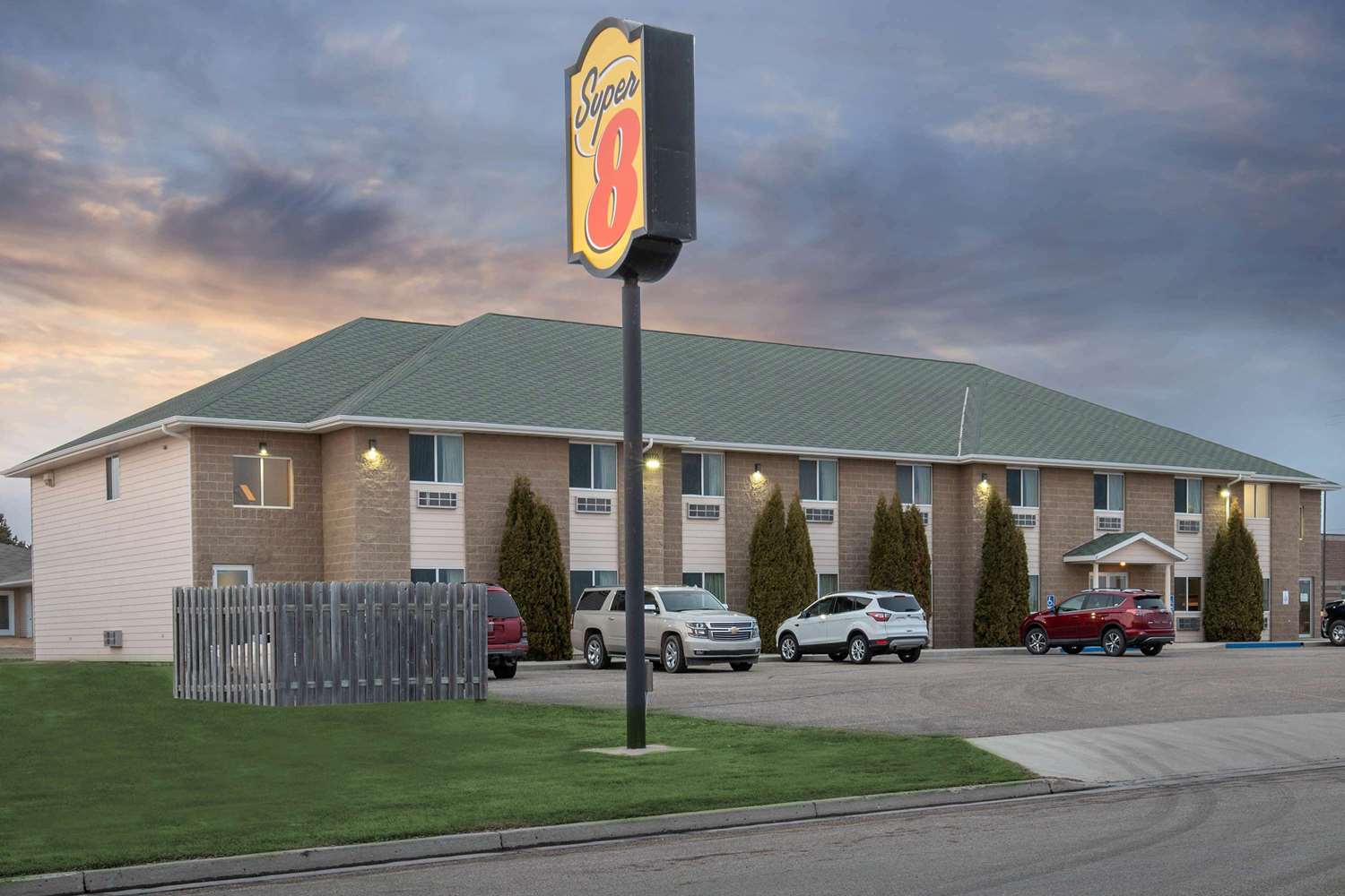 Hotel SUPER 8 BOTTINEAU