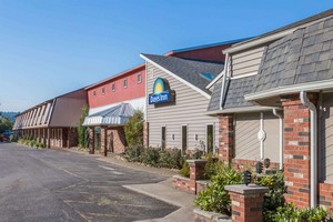 Hotel DAYS INN JANE LEW WESTON AREA