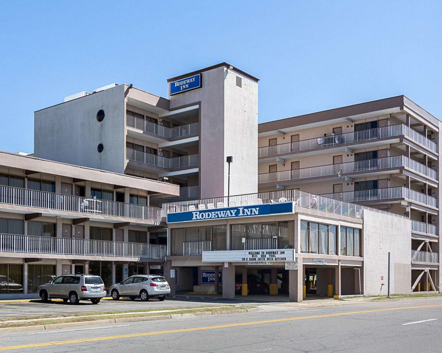 Hotel RODEWAY INN BY THE BEACH